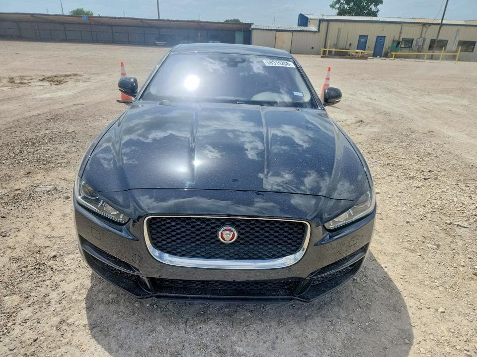 2019 JAGUAR XE PREMIUM 5
