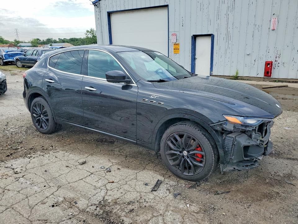 2022 MASERATI LEVANTE BASE 4