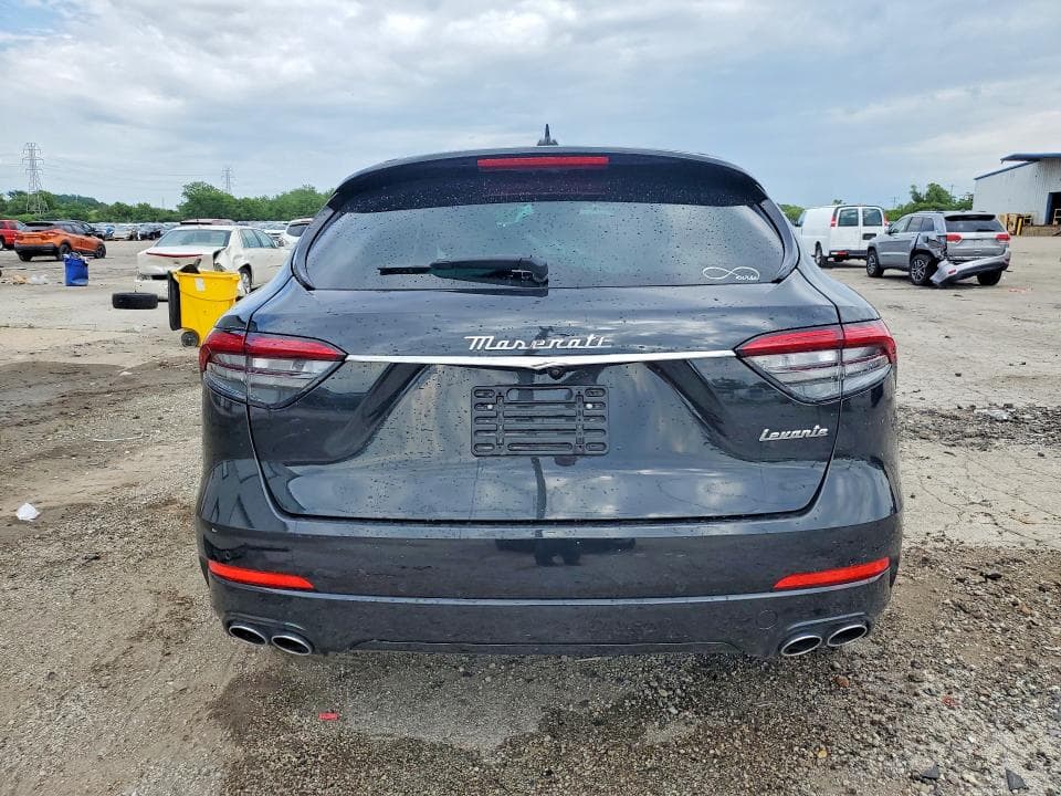 2022 MASERATI LEVANTE BASE 6