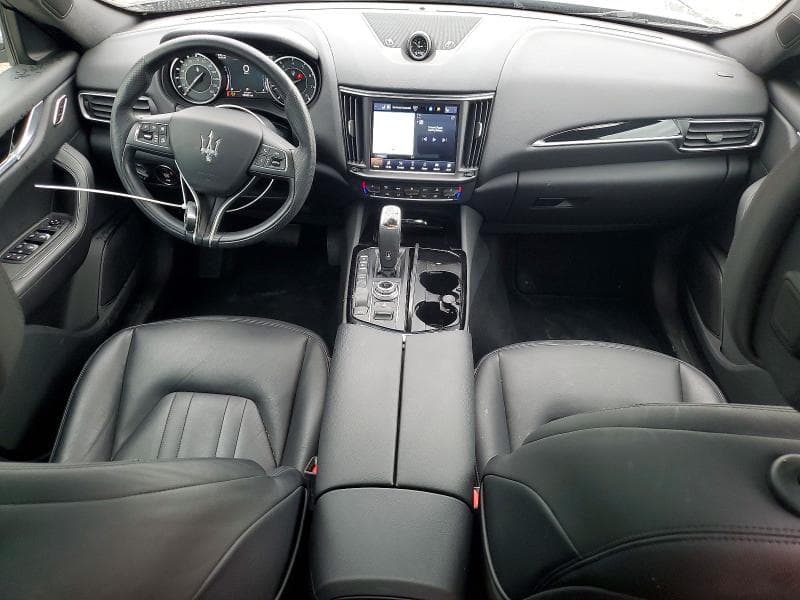 2022 MASERATI LEVANTE BASE 8