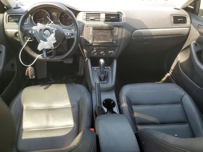 2018 VOLKSWAGEN JETTA SE SE 8