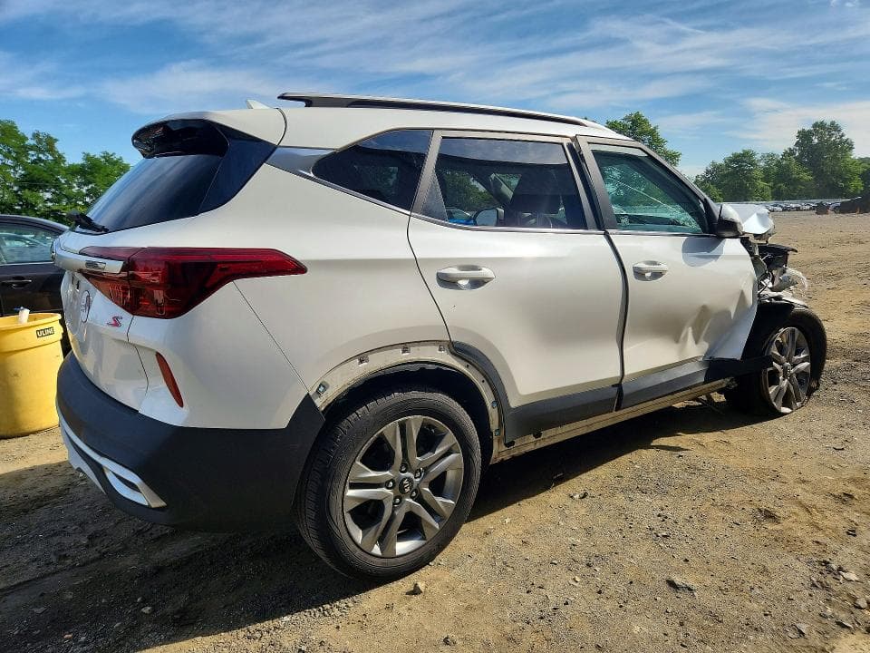 2021 KIA SELTOS S 3