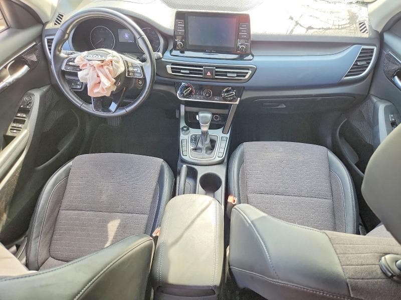 2021 KIA SELTOS S 8