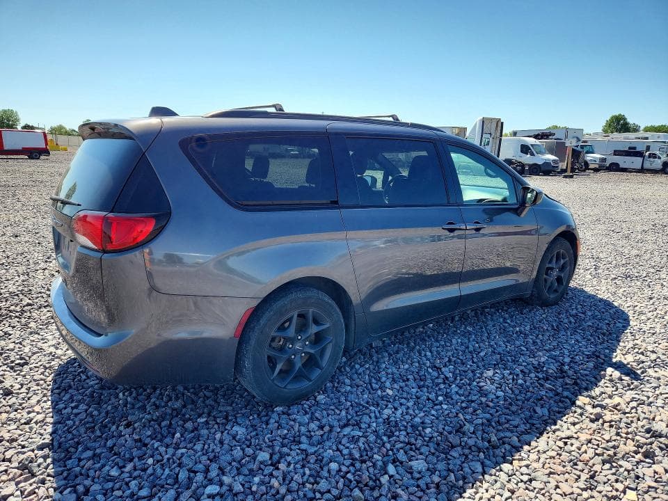 2020 CHRYSLER PACIFICA TOURING L 3