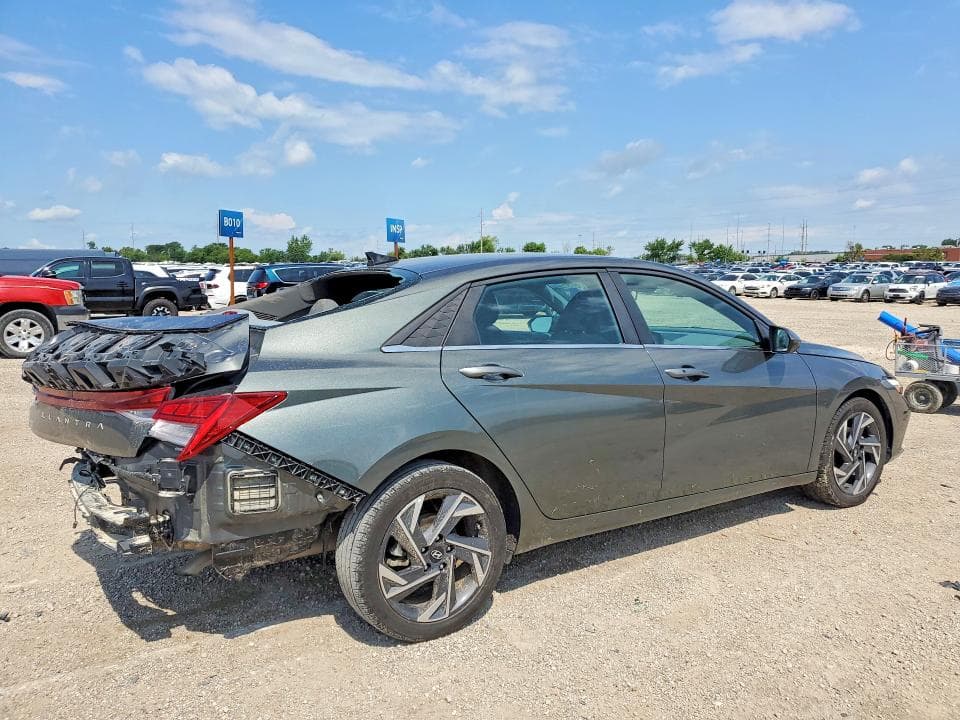 2025 HYUNDAI ELANTRA SEL SEL 3