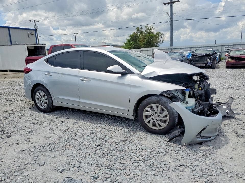 2017 HYUNDAI ELANTRA SE 4