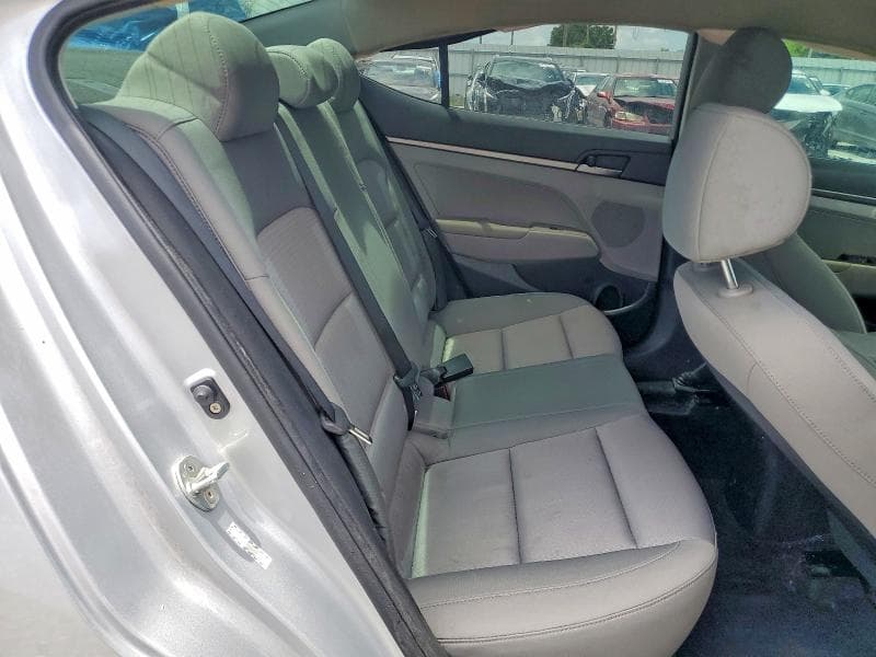 2017 HYUNDAI ELANTRA SE 10