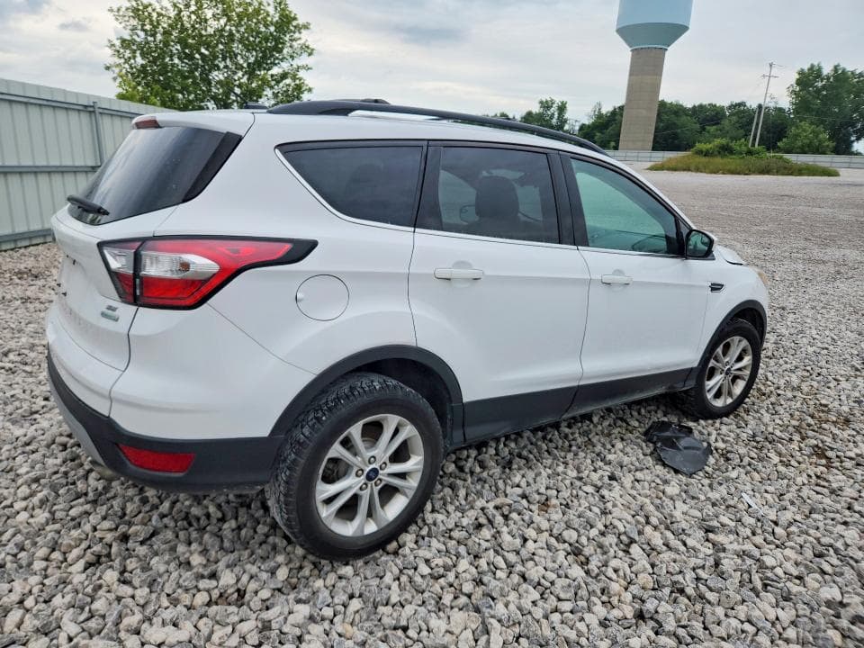 2017 FORD ESCAPE SE 3