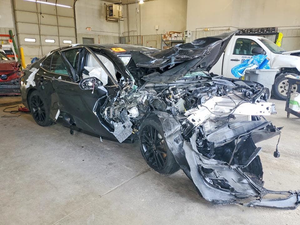 2022 TOYOTA CAMRY XSE 4