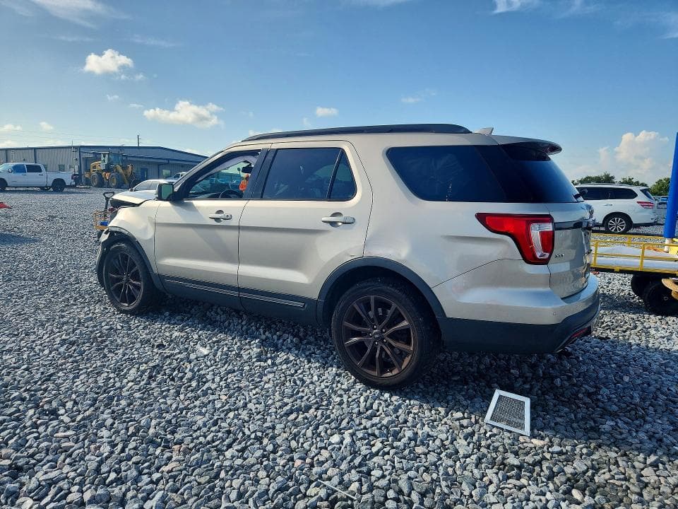 2017 FORD EXPLORER XLT 2