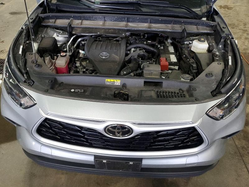 2024 TOYOTA HIGHLANDER XLE 12