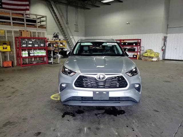 2024 TOYOTA HIGHLANDER XLE 14
