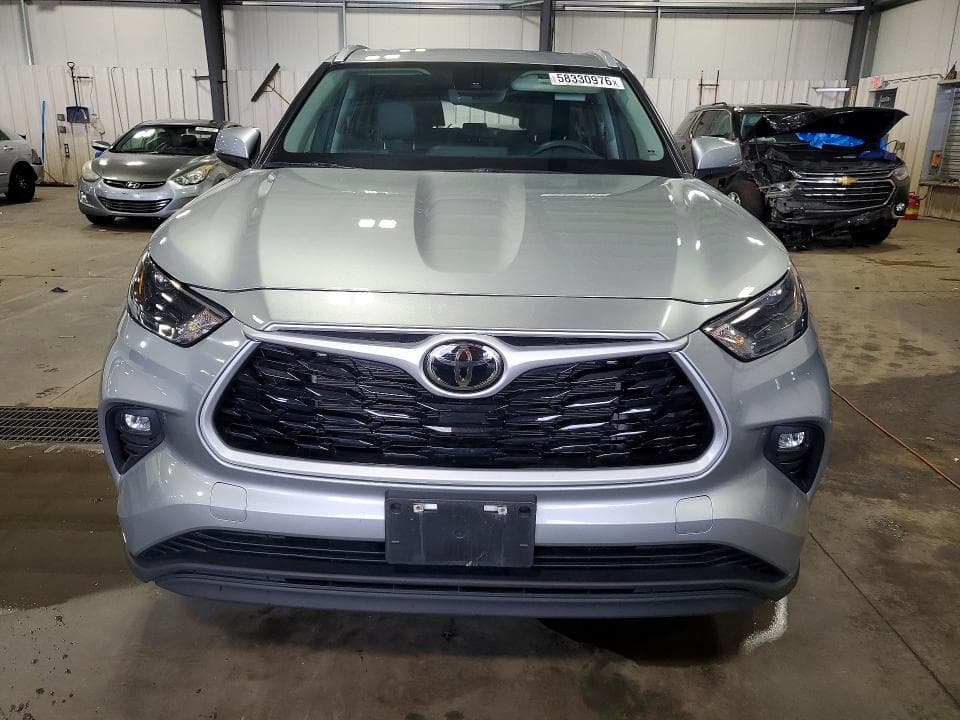 2024 TOYOTA HIGHLANDER XLE 5