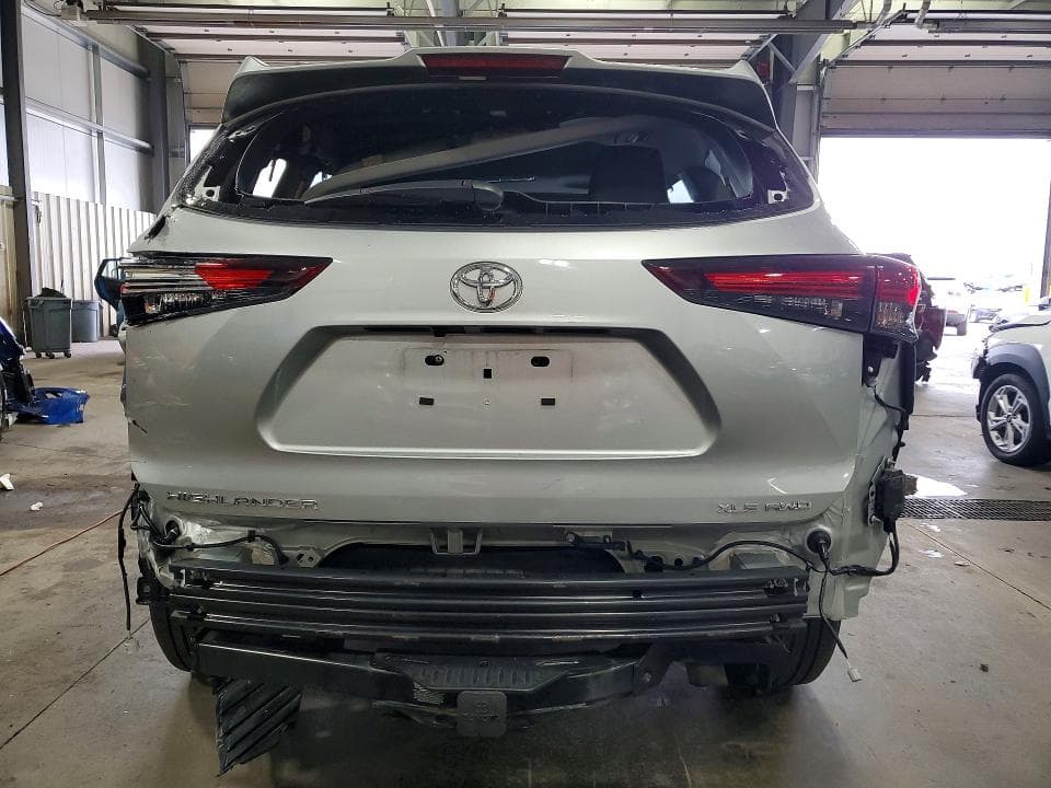 2024 TOYOTA HIGHLANDER XLE 6