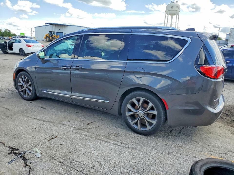 2017 CHRYSLER PACIFICA LIMITED 2