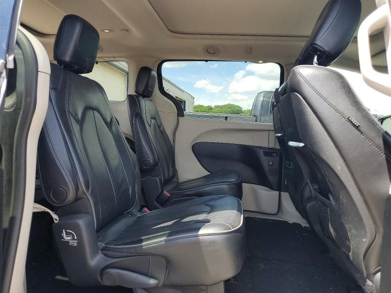 2017 CHRYSLER PACIFICA LIMITED 11