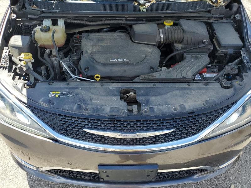 2017 CHRYSLER PACIFICA LIMITED 12