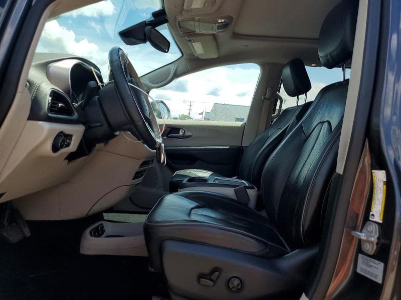2017 CHRYSLER PACIFICA LIMITED 7