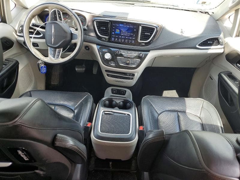 2017 CHRYSLER PACIFICA LIMITED 8