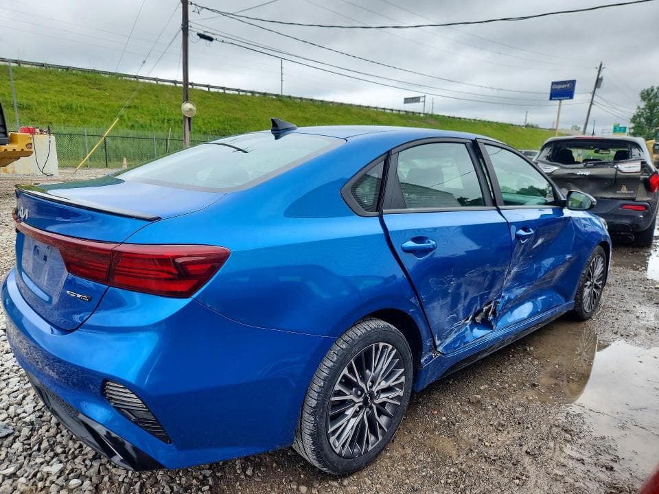 2022 KIA FORTE GT LINE 3