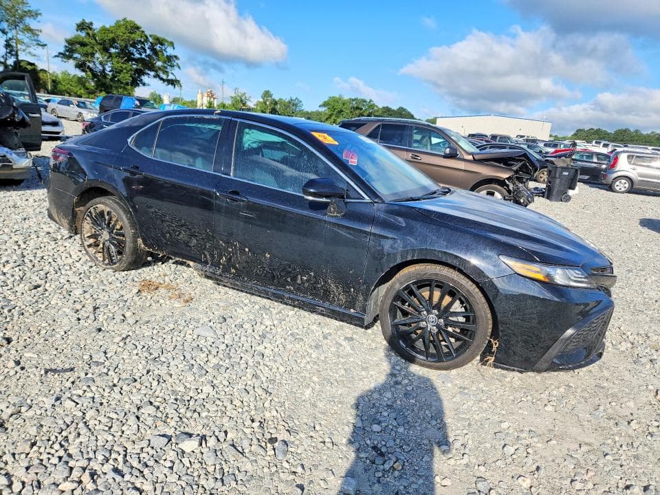 2022 TOYOTA CAMRY XSE 4