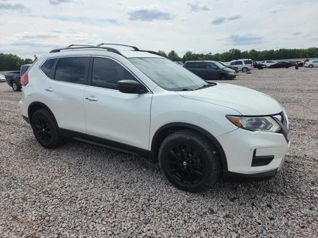 2017 NISSAN ROGUE SV 4