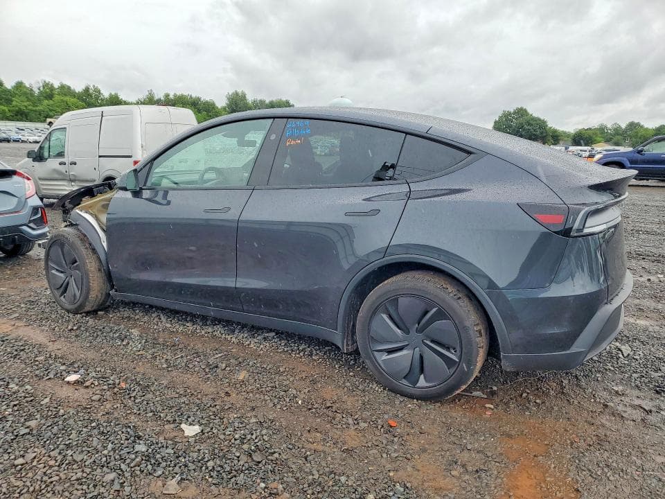 2026 TESLA MODEL Y 2