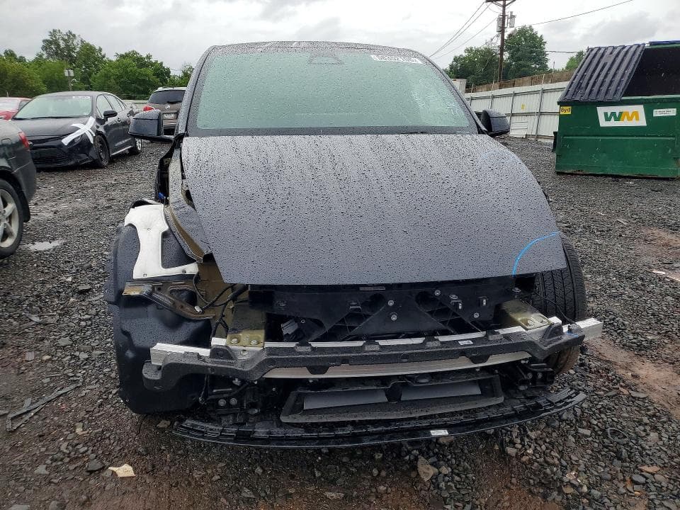 2026 TESLA MODEL Y 5