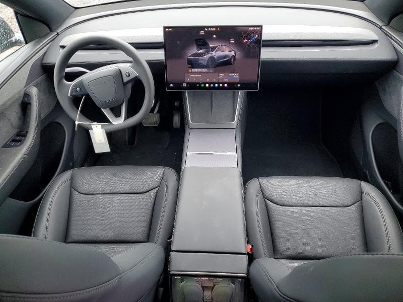 2026 TESLA MODEL Y 8