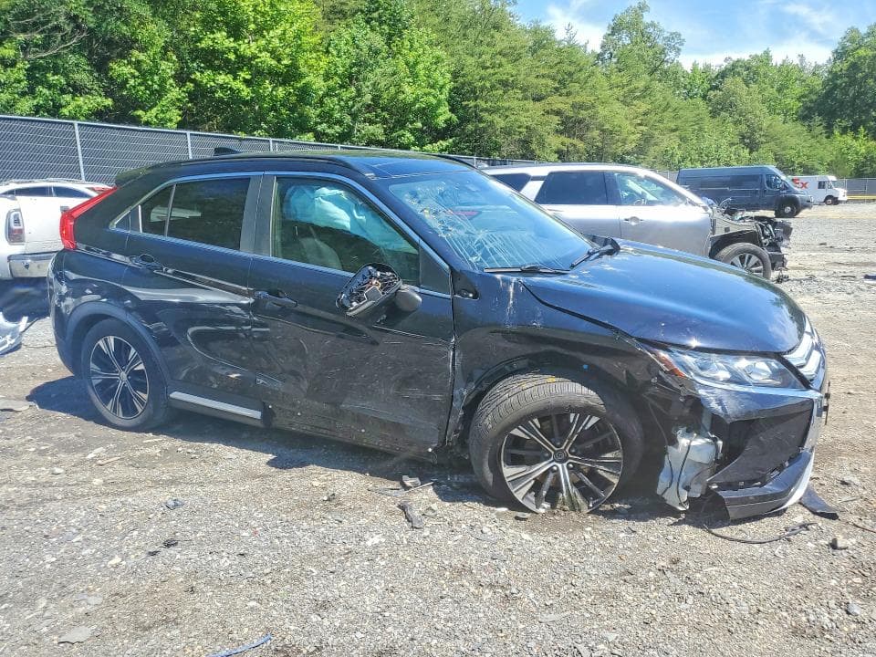 2018 MITSUBISHI ECLIPSE CROSS SE 4