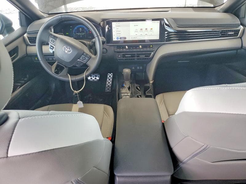 2025 TOYOTA CAMRY SE SE 8