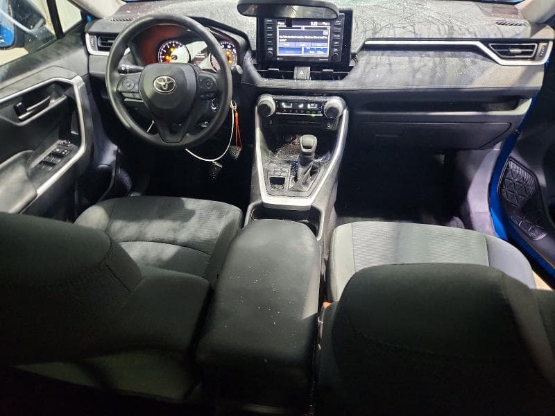 2020 TOYOTA RAV4 LE LE 8
