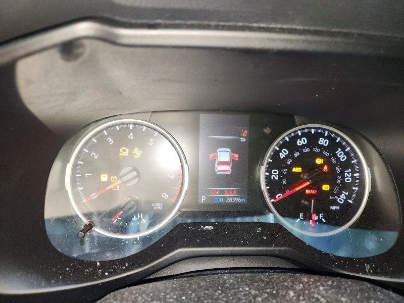 2020 TOYOTA RAV4 LE LE 9