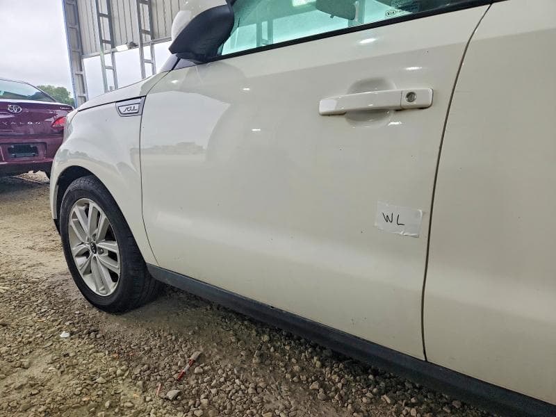 2019 KIA SOUL + 13
