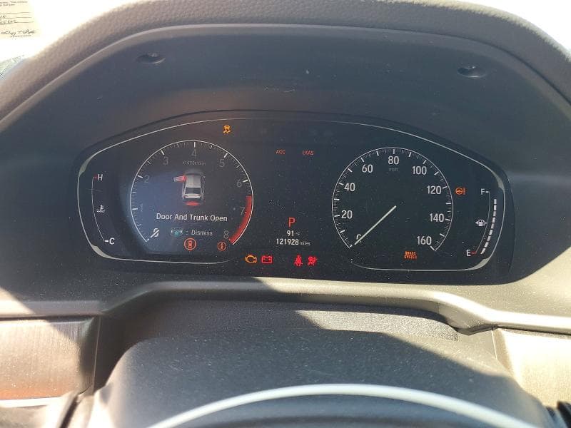 2018 HONDA ACCORD 4D 9