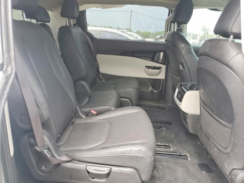 2024 KIA CARNIVAL EX 11