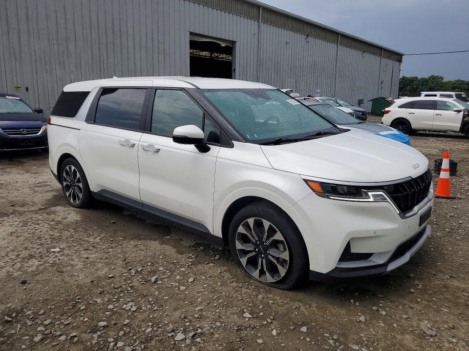 2024 KIA CARNIVAL EX 4