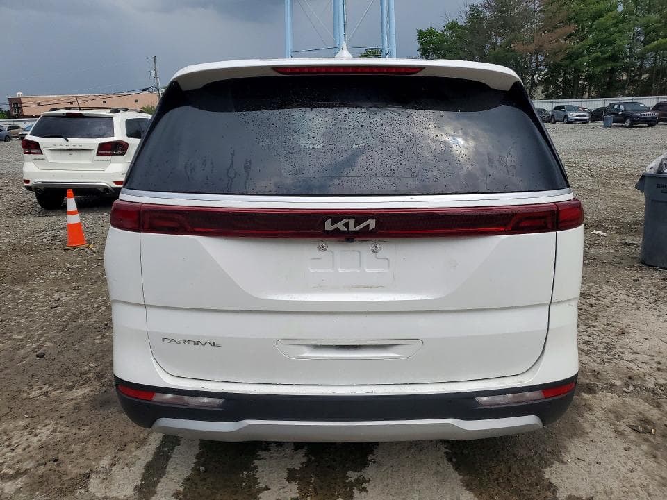 2024 KIA CARNIVAL EX 6