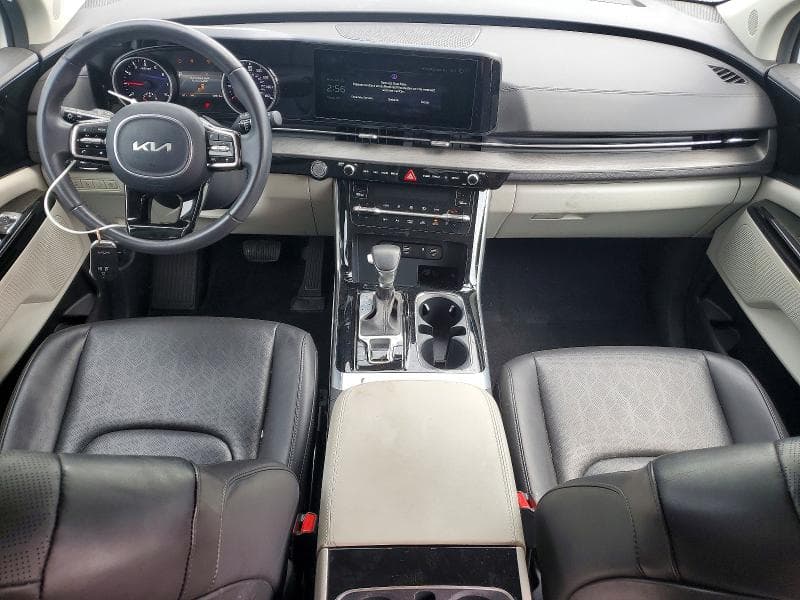 2024 KIA CARNIVAL EX 8