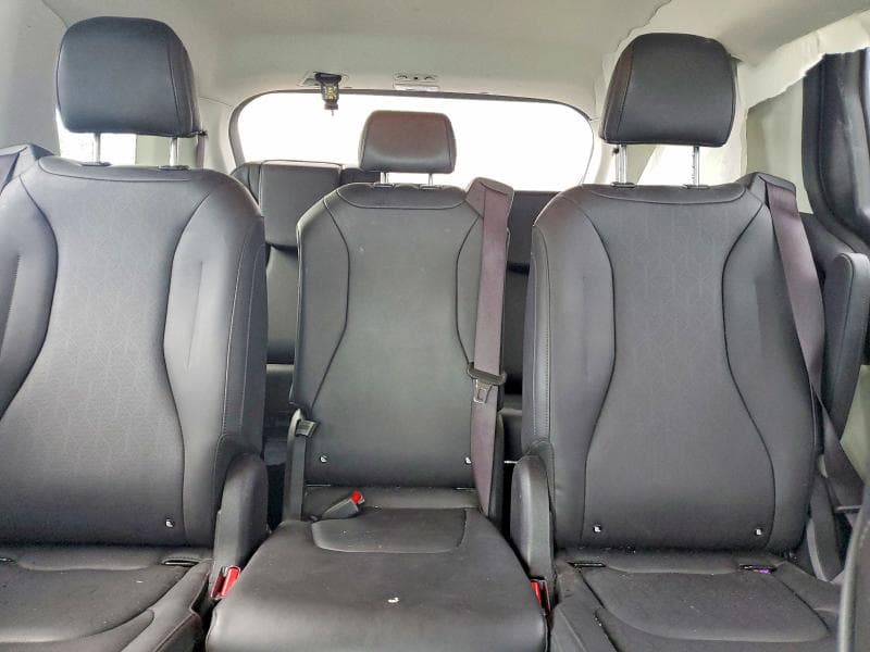 2024 KIA CARNIVAL EX 10