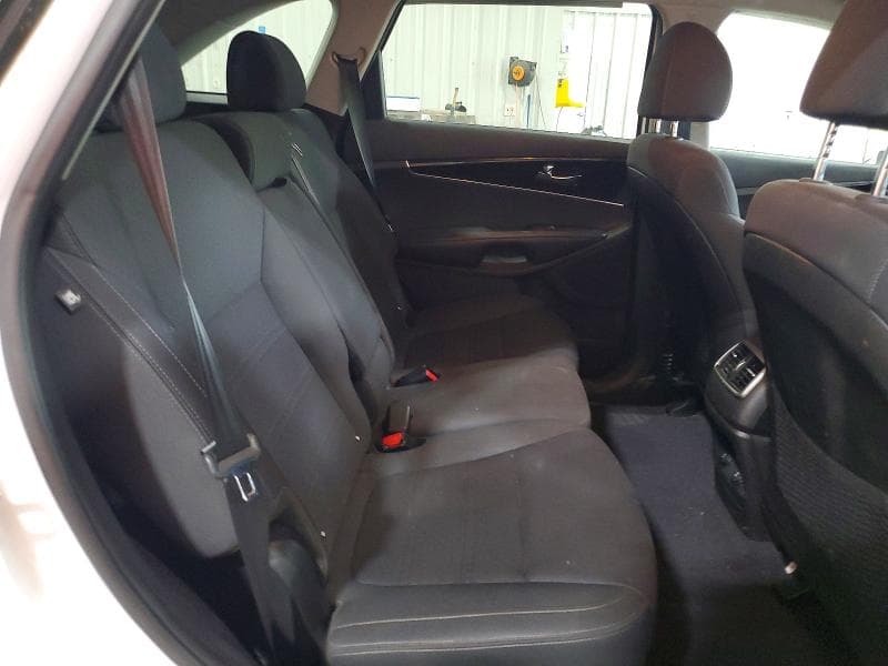 2019 KIA SORENTO LX 10