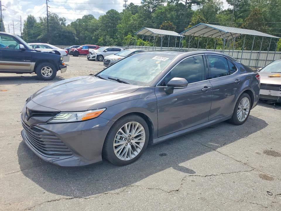 2020 TOYOTA CAMRY XLE - 1