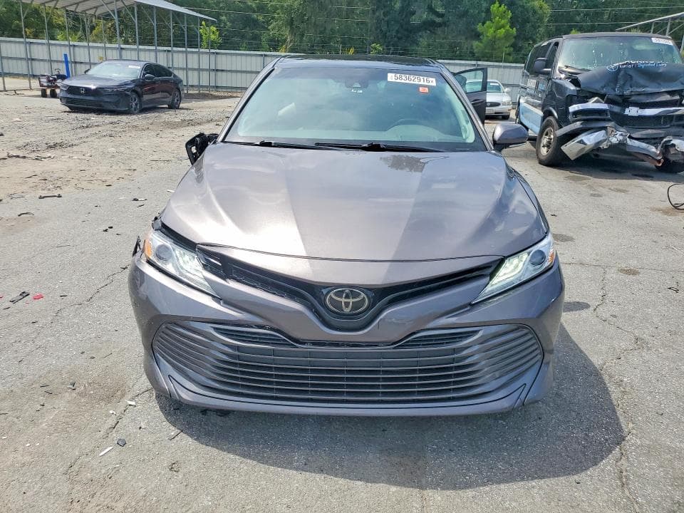 2020 TOYOTA CAMRY XLE 5
