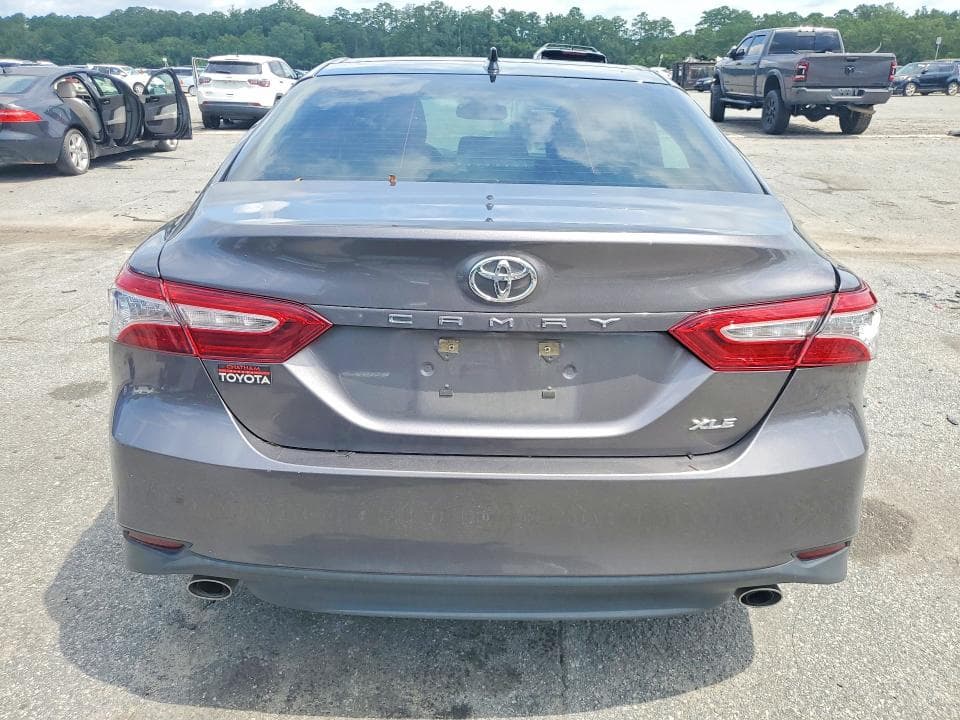 2020 TOYOTA CAMRY XLE 6