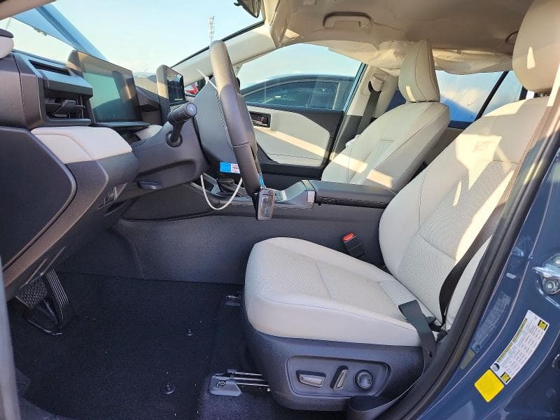 2026 TOYOTA RAV4 XLE PREMIUM XLE PREMIUM 8