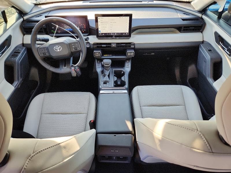 2026 TOYOTA RAV4 XLE PREMIUM XLE PREMIUM 9