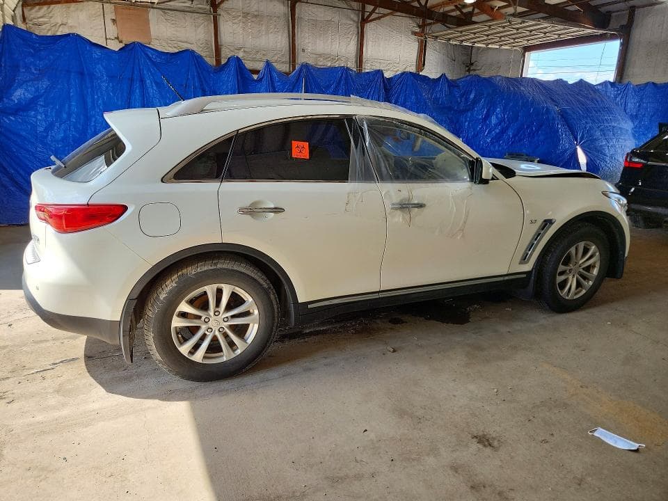 2017 INFINITI QX70 BASE 3