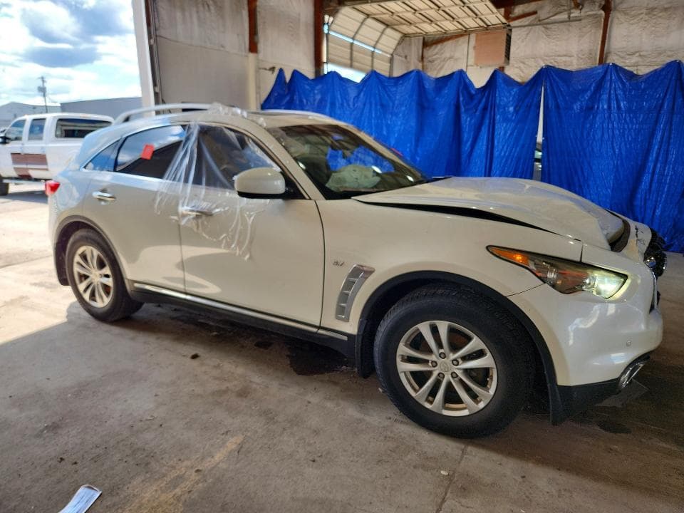 2017 INFINITI QX70 BASE 4