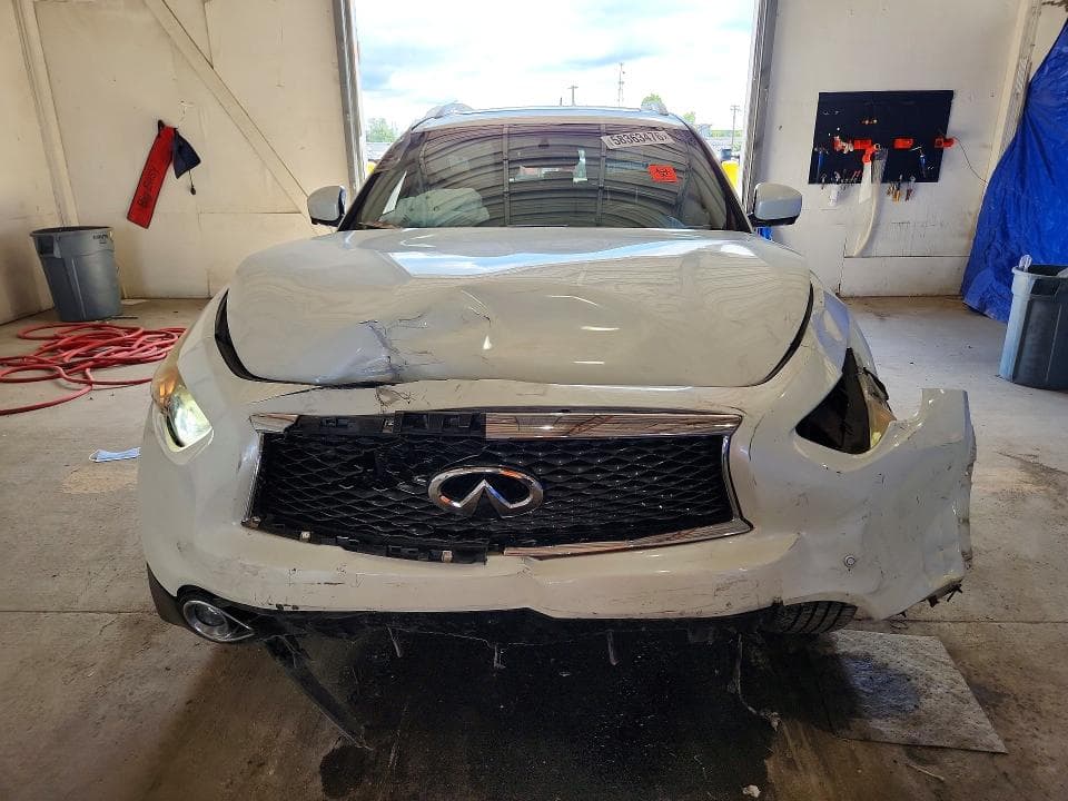 2017 INFINITI QX70 BASE 5