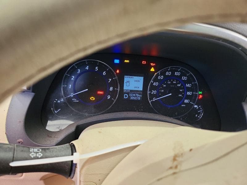 2017 INFINITI QX70 BASE 9